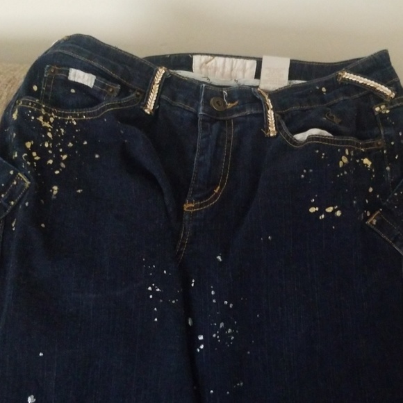 capri's - Picture 3 of 4